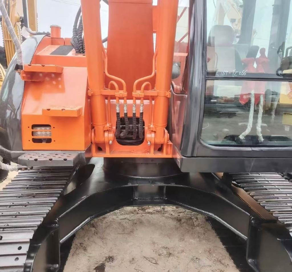 Hitachi 135US-6  - Rupsgraafmachine: afbeelding 5 Hitachi 135US-6  - Rupsgraafmachine: afbeelding 5