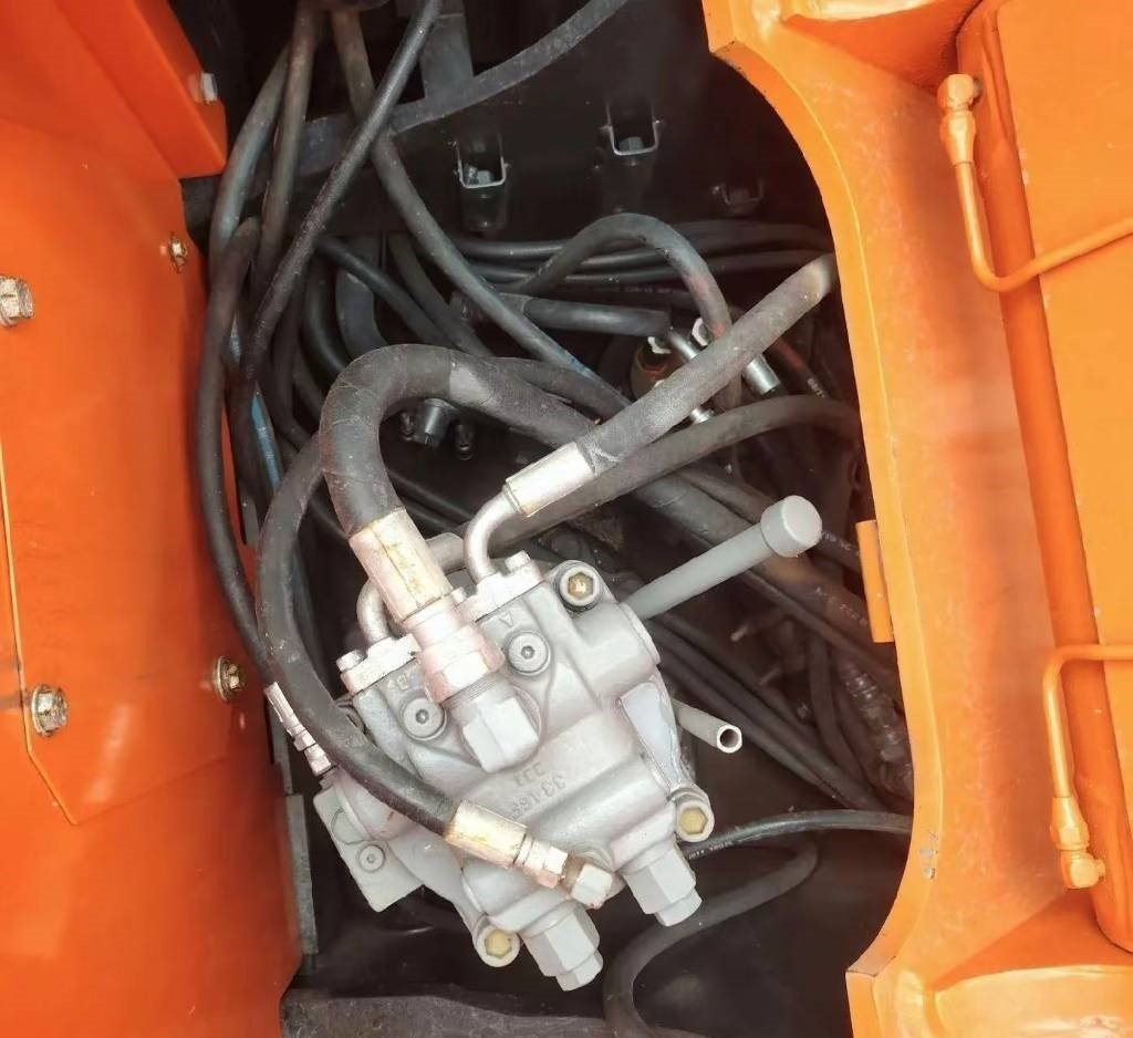 Rupsgraafmachine Hitachi 135US: afbeelding 9 Rupsgraafmachine Hitachi 135US: afbeelding 9