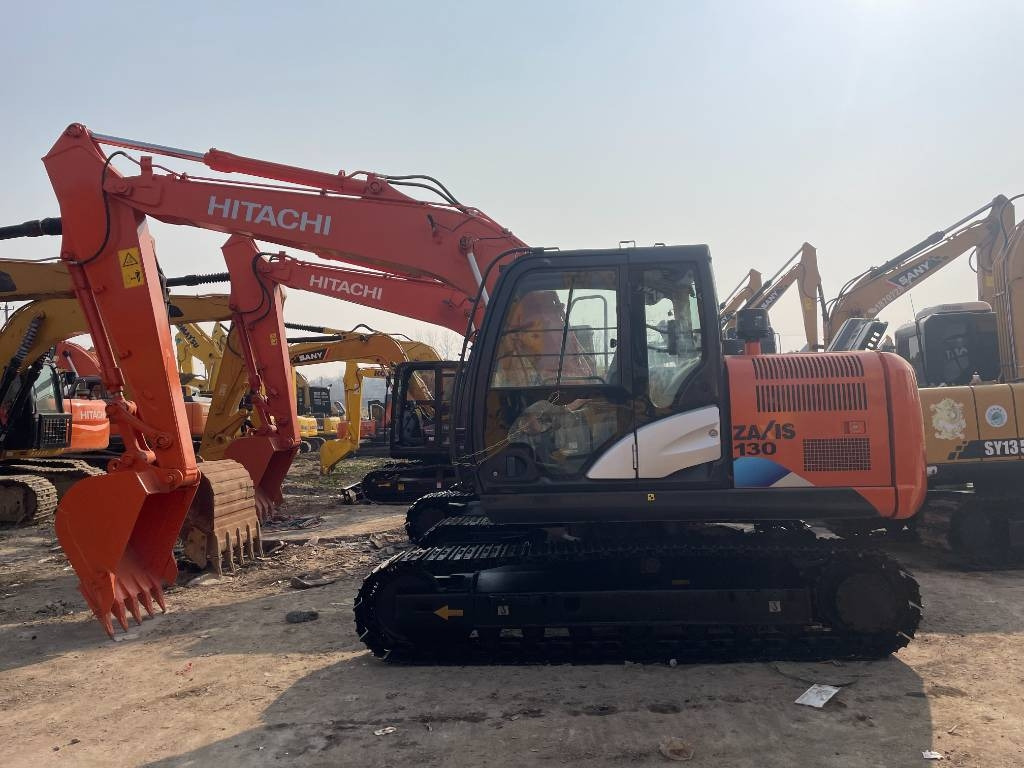 Hitachi ZX 130  - Rupsgraafmachine: afbeelding 1 Hitachi ZX 130  - Rupsgraafmachine: afbeelding 1