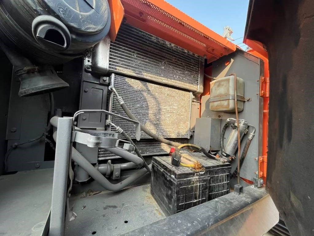 Hitachi ZX 160  - Rupsgraafmachine: afbeelding 2 Hitachi ZX 160  - Rupsgraafmachine: afbeelding 2