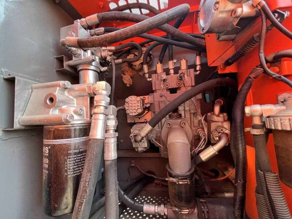 Hitachi ZX 160 - Rupsgraafmachine: afbeelding 4 Hitachi ZX 160 - Rupsgraafmachine: afbeelding 4