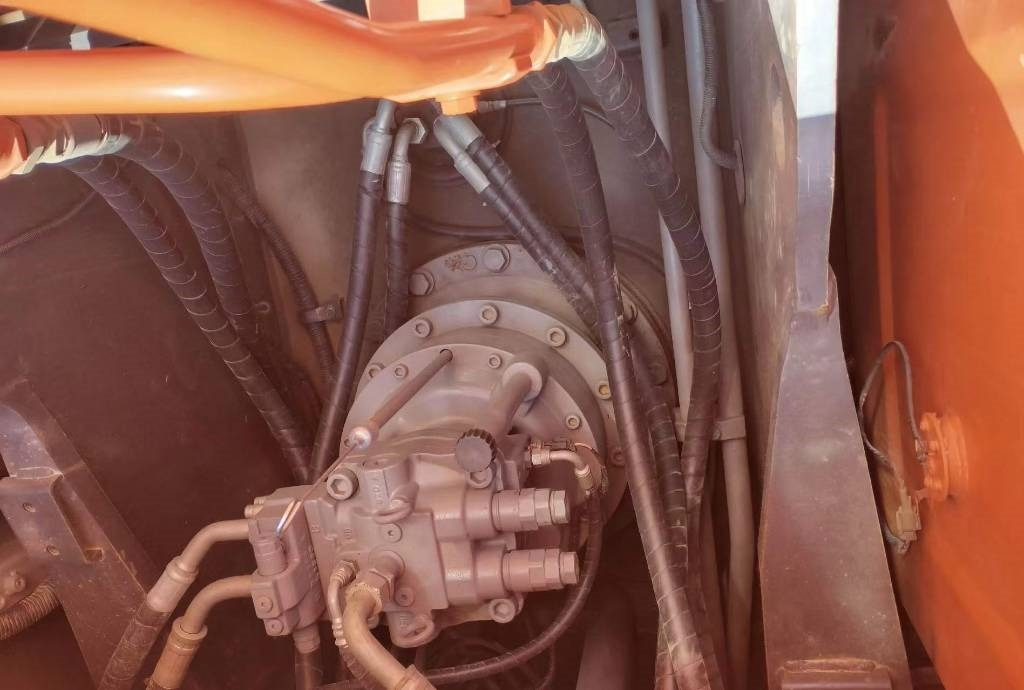 Hitachi ZX 240  - Rupsgraafmachine: afbeelding 5 Hitachi ZX 240  - Rupsgraafmachine: afbeelding 5