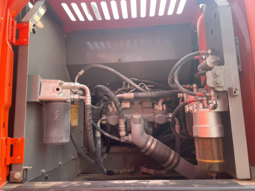 Hitachi ZX 240 - Rupsgraafmachine: afbeelding 2 Hitachi ZX 240 - Rupsgraafmachine: afbeelding 2