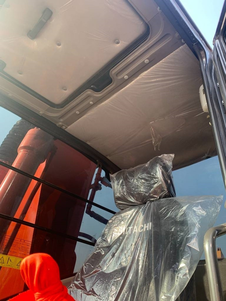 Hitachi Zaxis 200 LC - Rupsgraafmachine: afbeelding 3 Hitachi Zaxis 200 LC - Rupsgraafmachine: afbeelding 3