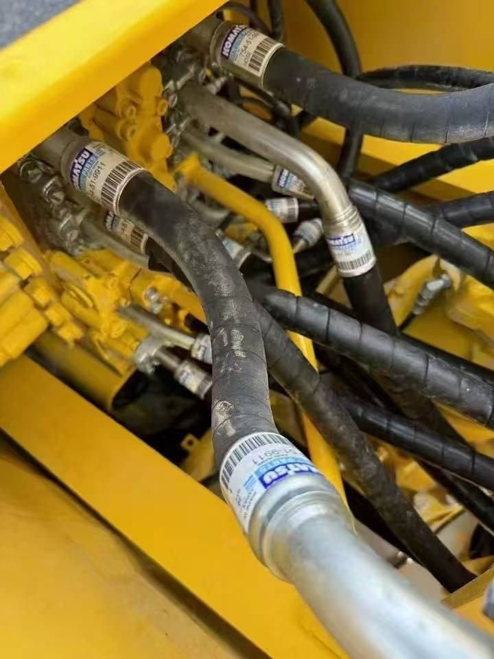 Komatsu 220-8 - Rupsgraafmachine: afbeelding 5 Komatsu 220-8 - Rupsgraafmachine: afbeelding 5