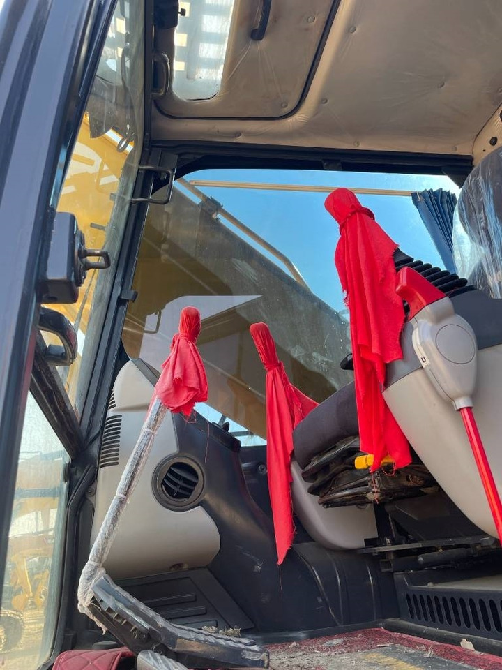 Komatsu PC 210-8 - Rupsgraafmachine: afbeelding 3 Komatsu PC 210-8 - Rupsgraafmachine: afbeelding 3