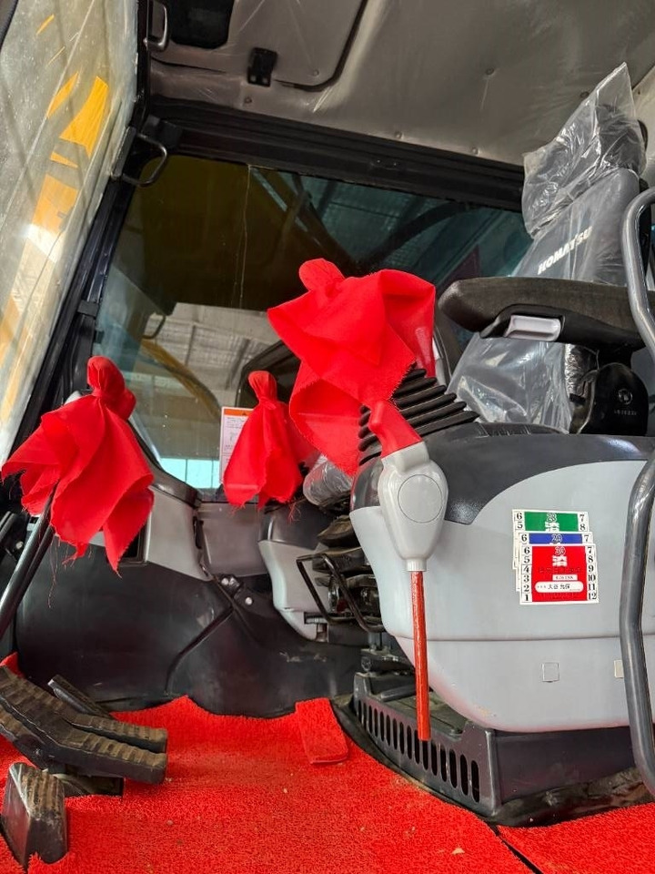 Komatsu PC 350 - Rupsgraafmachine: afbeelding 2 Komatsu PC 350 - Rupsgraafmachine: afbeelding 2