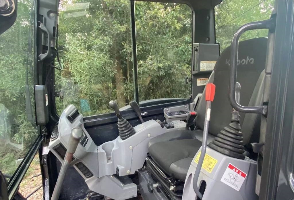 Kubota 165 - Rupsgraafmachine: afbeelding 3 Kubota 165 - Rupsgraafmachine: afbeelding 3