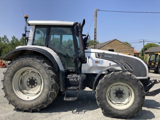 Valtra T 152 - Tractor: afbeelding 5 Valtra T 152 - Tractor: afbeelding 5