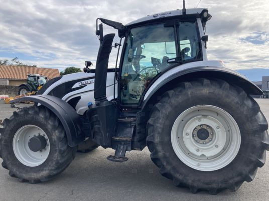 Valtra T214 DIRECT - Tractor: afbeelding 4 Valtra T214 DIRECT - Tractor: afbeelding 4