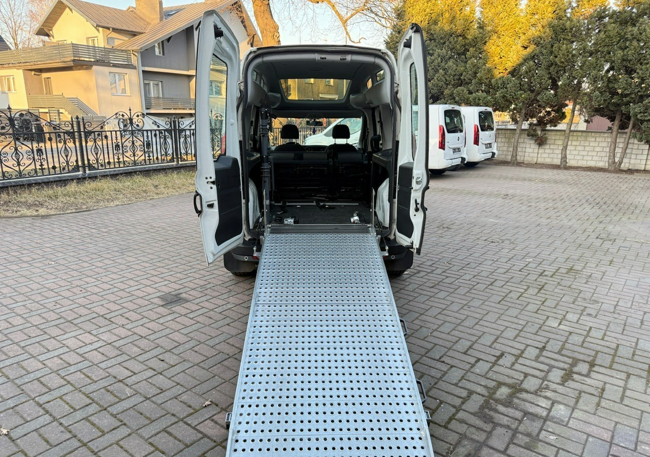 Fiat Doblo II Doblo 1.6-120KM dla Niepełnosprawnych RAMPA Inwalida Model 2020 - Personenwagen: afbeelding 3 Fiat Doblo II Doblo 1.6-120KM dla Niepełnosprawnych RAMPA Inwalida Model 2020 - Personenwagen: afbeelding 3