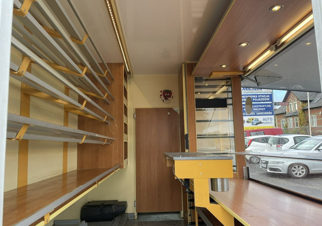 Fiat Ducato Autosklep pieczy Gastronomiczny Food Truck Foodtruck Sklep 78194km20 - Zelfrijdende verkoopwagen: afbeelding 4 Fiat Ducato Autosklep pieczy Gastronomiczny Food Truck Foodtruck Sklep 78194km20 - Zelfrijdende verkoopwagen: afbeelding 4