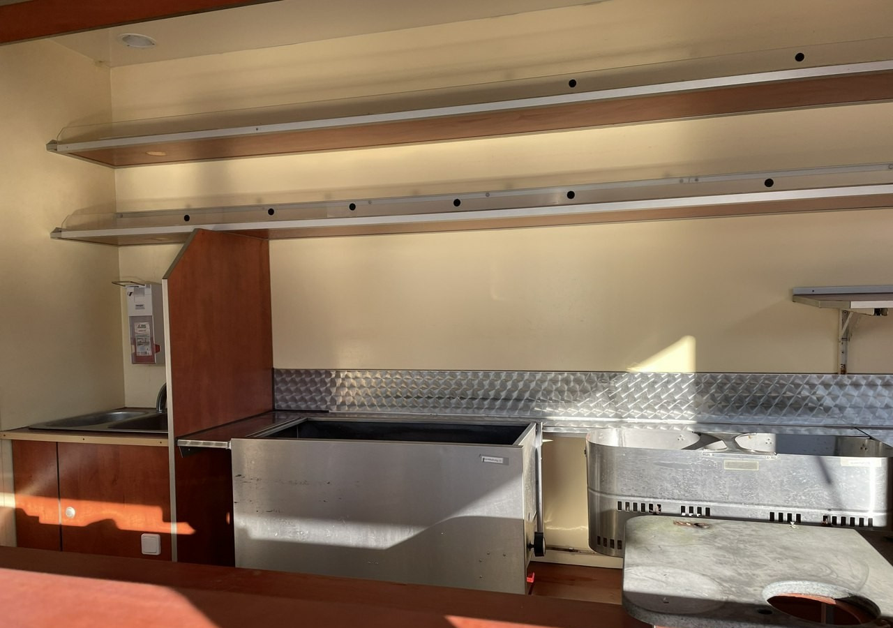 Fiat Ducato Autosklep wędlin Gastronomiczna food truck foodtruck sklep 118tkm 20 - Zelfrijdende verkoopwagen: afbeelding 5 Fiat Ducato Autosklep wędlin Gastronomiczna food truck foodtruck sklep 118tkm 20 - Zelfrijdende verkoopwagen: afbeelding 5