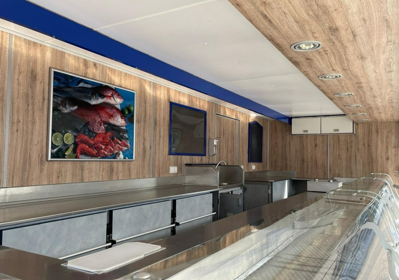 Fiat Ducato Autosklep wędlin Gastronomiczna food truck foodtruck sklep Borco 201 - Zelfrijdende verkoopwagen: afbeelding 2 Fiat Ducato Autosklep wędlin Gastronomiczna food truck foodtruck sklep Borco 201 - Zelfrijdende verkoopwagen: afbeelding 2