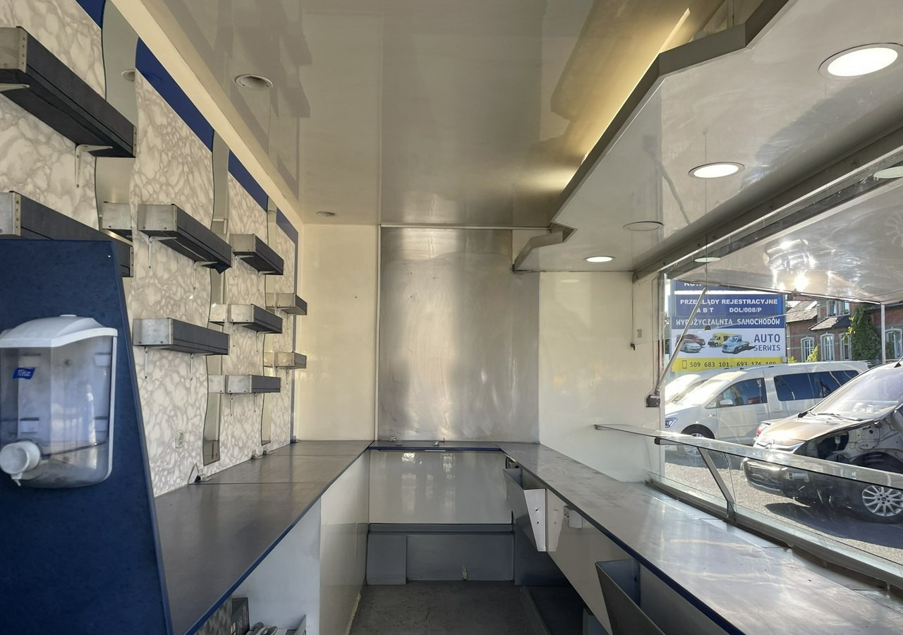 Fiat Ducato Autosklep wędlin Ryb Gastronomiczny Food Truck Foodtruck Sklep 2006 - Zelfrijdende verkoopwagen: afbeelding 4 Fiat Ducato Autosklep wędlin Ryb Gastronomiczny Food Truck Foodtruck Sklep 2006 - Zelfrijdende verkoopwagen: afbeelding 4