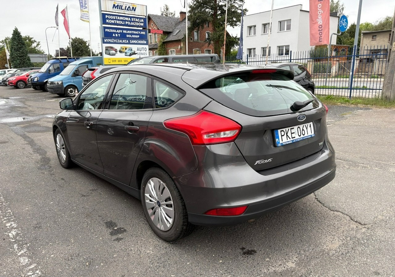 Ford Focus III Focus 1.0 EcoBoost Klima Salon PL 2015 - Hatchback: afbeelding 5 Ford Focus III Focus 1.0 EcoBoost Klima Salon PL 2015 - Hatchback: afbeelding 5