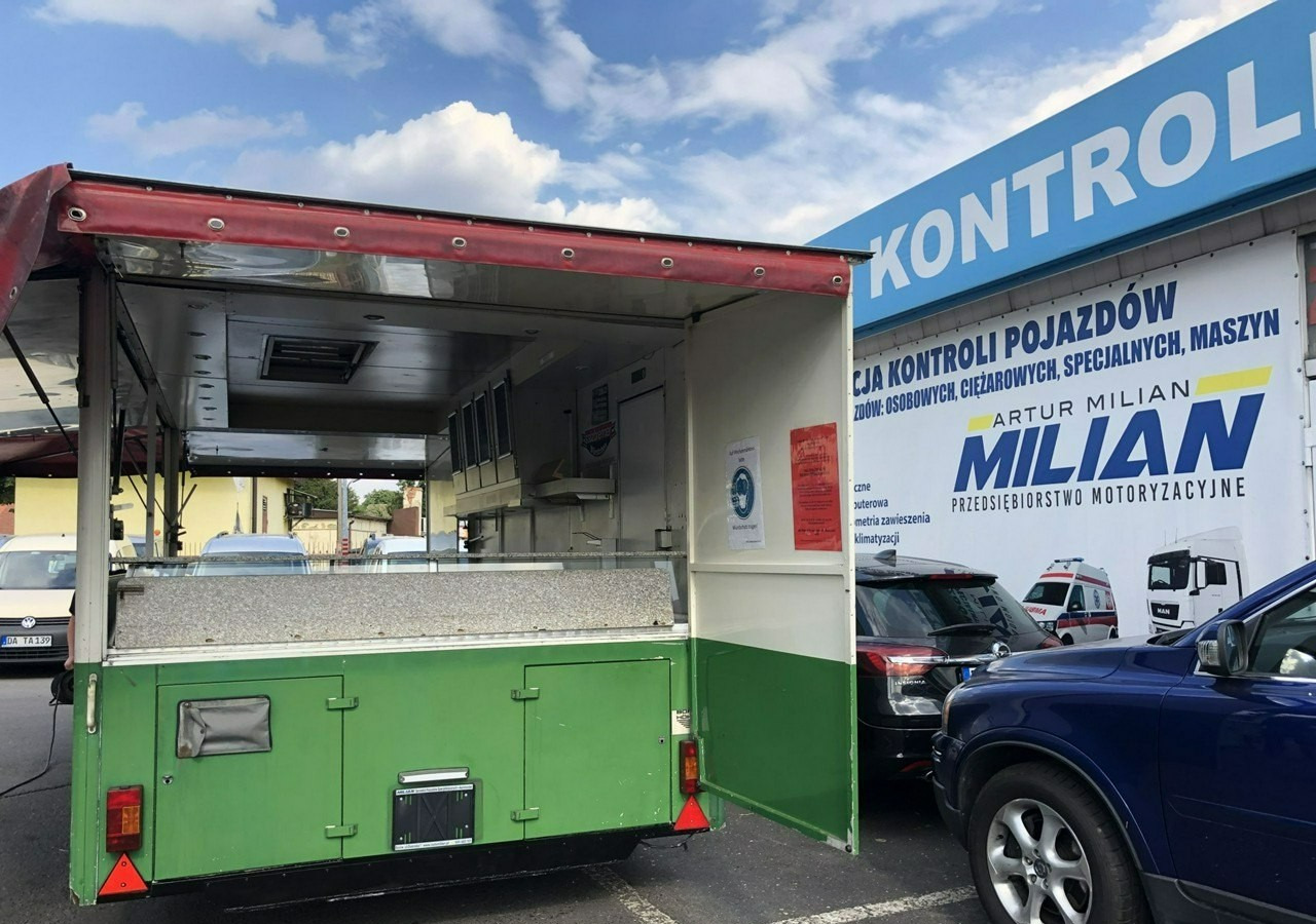 Inna Inny Autosklep Gastronomicznay Foodtruck sklep Food truck Gril imbis Borc - Verkoopwagen: afbeelding 3 Inna Inny Autosklep Gastronomicznay Foodtruck sklep Food truck Gril imbis Borc - Verkoopwagen: afbeelding 3