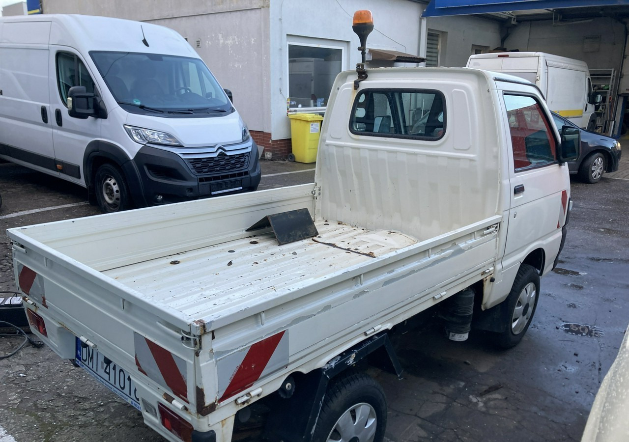 Inna Inny PFAU Piaggio Porter 4X4 Skrzynia odśnieżarka Pług 5655km 2012 - Bestelwagen met open laadbak: afbeelding 4 Inna Inny PFAU Piaggio Porter 4X4 Skrzynia odśnieżarka Pług 5655km 2012 - Bestelwagen met open laadbak: afbeelding 4