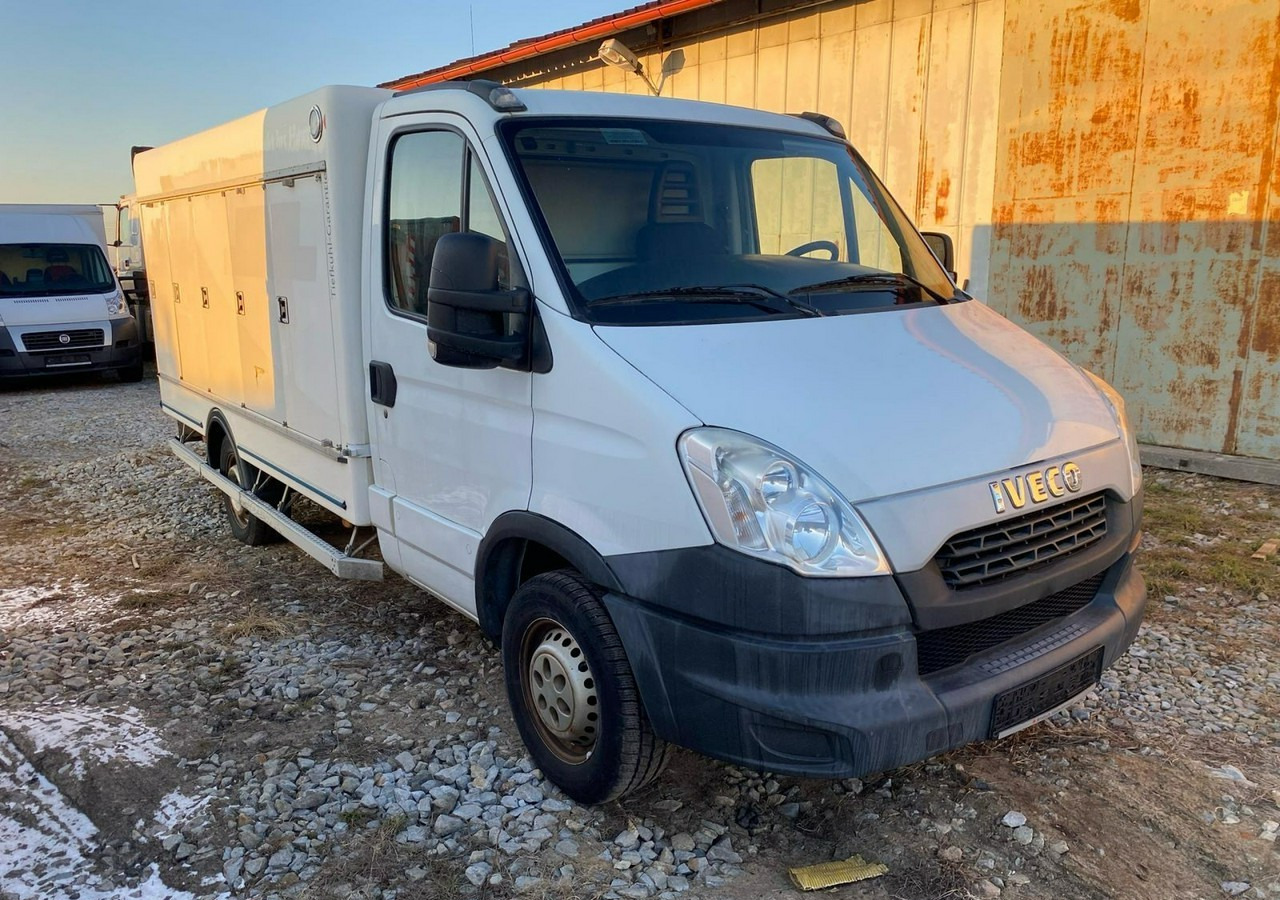 Iveco Inny Iveco Iveco Daily 35-13 chłodnia 10 komorowa Mrożnia do -40C Model 2014 - Koelwagen: afbeelding 1 Iveco Inny Iveco Iveco Daily 35-13 chłodnia 10 komorowa Mrożnia do -40C Model 2014 - Koelwagen: afbeelding 1