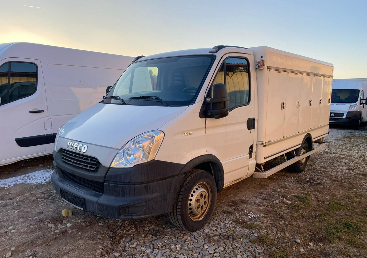 Iveco Inny Iveco Iveco Daily 35-13 chłodnia 10 komorowa Mrożnia do -40C Model 2014 - Koelwagen: afbeelding 1 Iveco Inny Iveco Iveco Daily 35-13 chłodnia 10 komorowa Mrożnia do -40C Model 2014 - Koelwagen: afbeelding 1