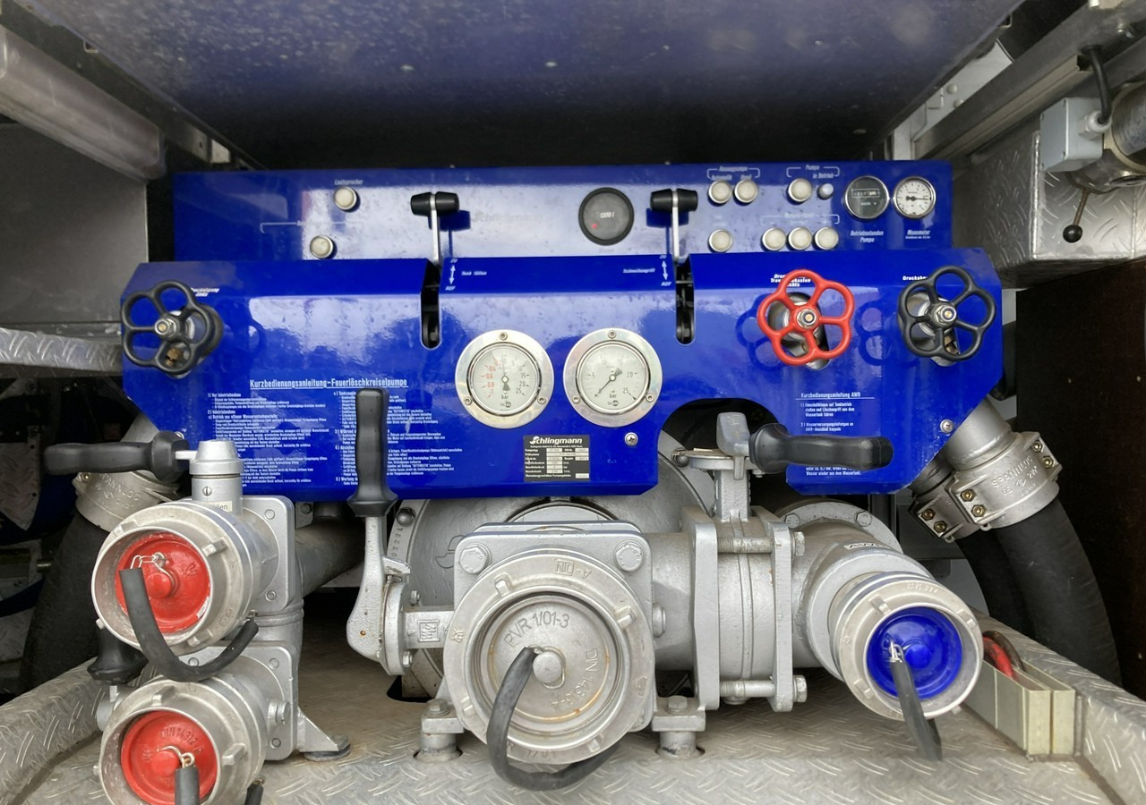 MAN Inny MAN MAN 15,250 Straż pożarna gaśnicza 9-osobowa 4X4 Wóz strażacki 2003 - Brandweerwagen: afbeelding 5 MAN Inny MAN MAN 15,250 Straż pożarna gaśnicza 9-osobowa 4X4 Wóz strażacki 2003 - Brandweerwagen: afbeelding 5