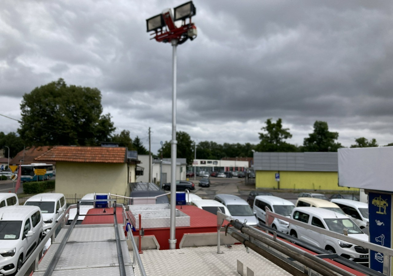 Leasing  MAN MAN 15,250 Straż pożarna gaśnicza 9-oso 4X4 Wóz strażacki 2003 MAN 15,250 Straż pożarna gaśnicza 9-osobowa 4X4 Wóz strażacki 2003 MAN MAN 15,250 Straż pożarna gaśnicza 9-oso 4X4 Wóz strażacki 2003 MAN 15,250 Straż pożarna gaśnicza 9-osobowa 4X4 Wóz strażacki 2003: afbeelding 8