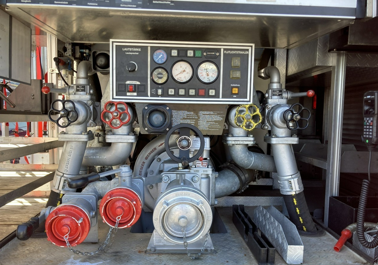 MAN MAN 15,250 Straż pożarna gaśnicza 9-osobowa 4X4 Wóz strażacki MAN 15,250 Straż pożarna gaśnicza 9-osobowa 4X4 Wóz strażacki - Brandweerwagen: afbeelding 3 MAN MAN 15,250 Straż pożarna gaśnicza 9-osobowa 4X4 Wóz strażacki MAN 15,250 Straż pożarna gaśnicza 9-osobowa 4X4 Wóz strażacki - Brandweerwagen: afbeelding 3