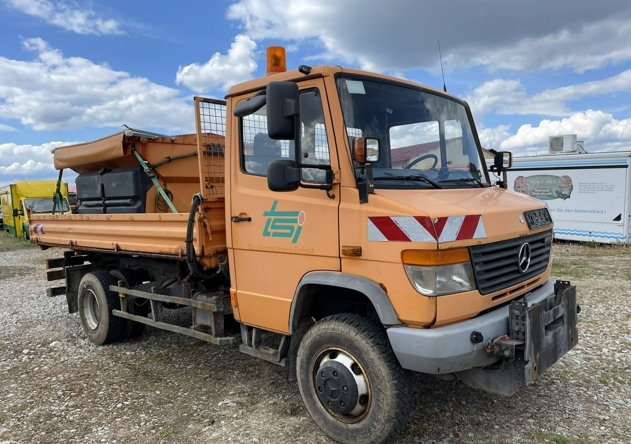 Mercedes-Benz Inny Mercedes-Benz Mercedes Vario 815 Wywrotka 4X4 2004 - Sneeuwruimer: afbeelding 2 Mercedes-Benz Inny Mercedes-Benz Mercedes Vario 815 Wywrotka 4X4 2004 - Sneeuwruimer: afbeelding 2