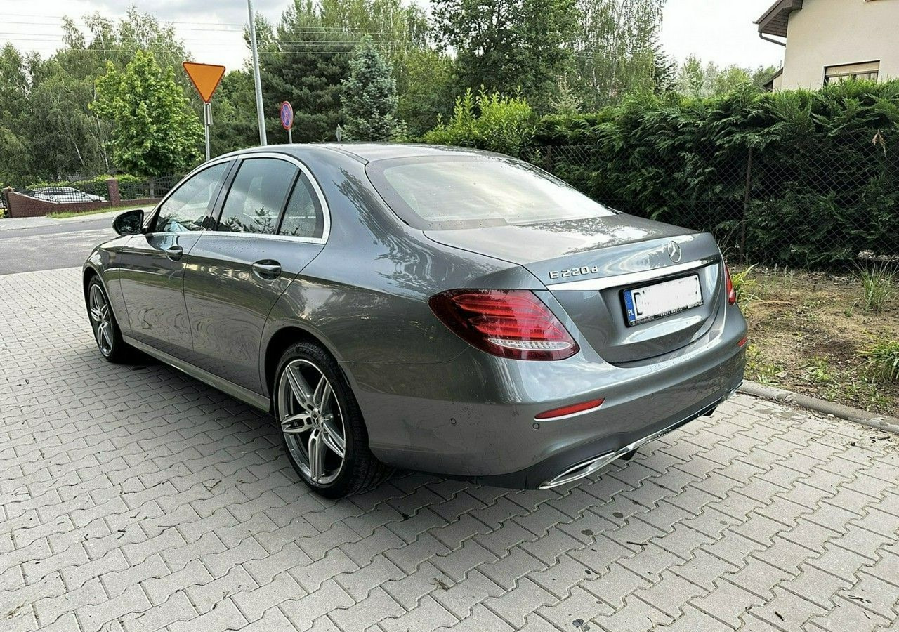Mercedes-Benz Klasa E W213 E220d 2.0 194KM AMG-Pakiet MultibeamLed*Skóra*Navi*Kamera360* Salon - Personenwagen: afbeelding 3 Mercedes-Benz Klasa E W213 E220d 2.0 194KM AMG-Pakiet MultibeamLed*Skóra*Navi*Kamera360* Salon - Personenwagen: afbeelding 3