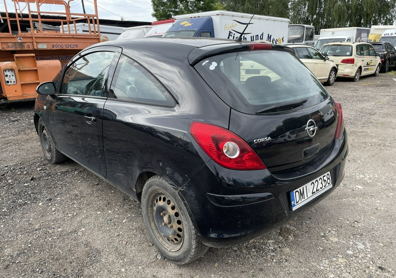Opel Corsa D Opel Corsa 1,2-16V 80KM Klima 2008 - Hatchback: afbeelding 4 Opel Corsa D Opel Corsa 1,2-16V 80KM Klima 2008 - Hatchback: afbeelding 4