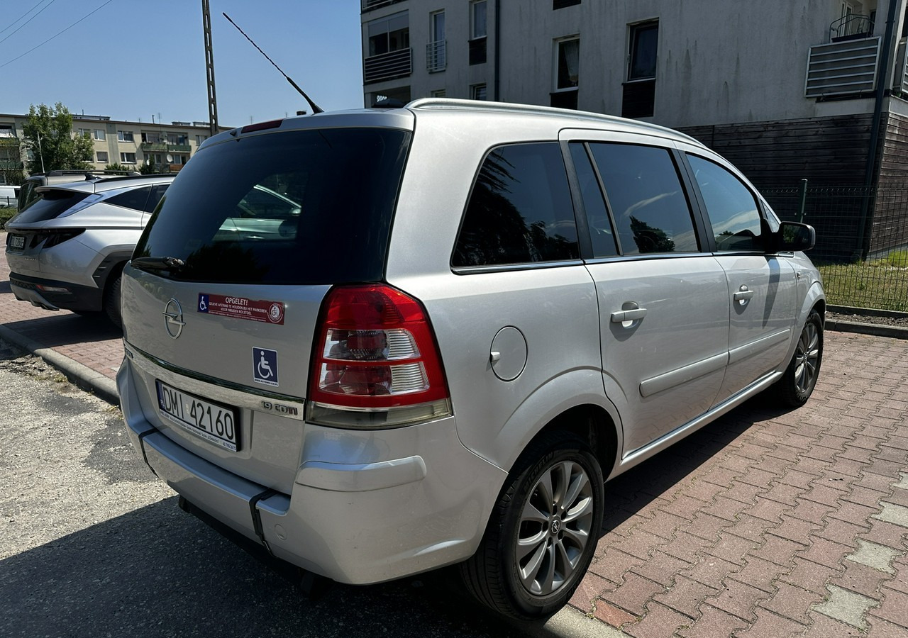 Opel Zafira B Opel Zafira do przewozu osób Niepełnosprawnych inwalida rampa - Personenwagen: afbeelding 2 Opel Zafira B Opel Zafira do przewozu osób Niepełnosprawnych inwalida rampa - Personenwagen: afbeelding 2
