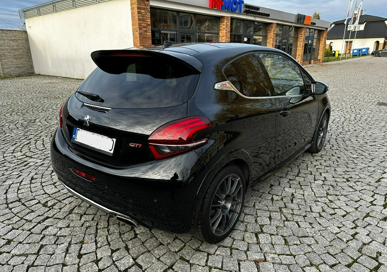Peugeot 208 I 208GTI Sport 1.6THP 208KM Panorama Led JBL Navi Kamera OZ-Racing 201 - Personenwagen: afbeelding 3 Peugeot 208 I 208GTI Sport 1.6THP 208KM Panorama Led JBL Navi Kamera OZ-Racing 201 - Personenwagen: afbeelding 3