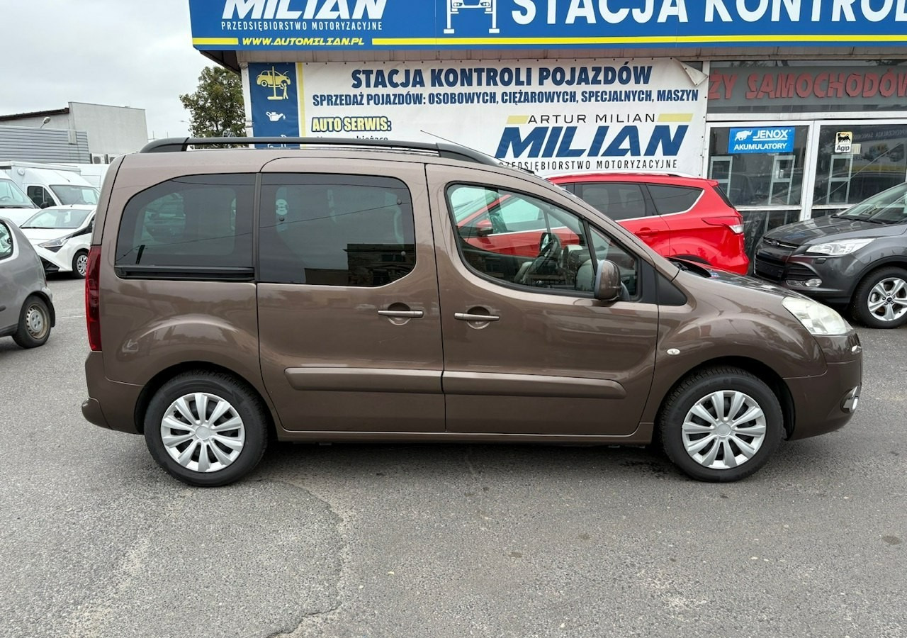 Peugeot Partner II Peugeot Partner Tepee 100 Family Model 2013 - Stationwagen: afbeelding 2 Peugeot Partner II Peugeot Partner Tepee 100 Family Model 2013 - Stationwagen: afbeelding 2