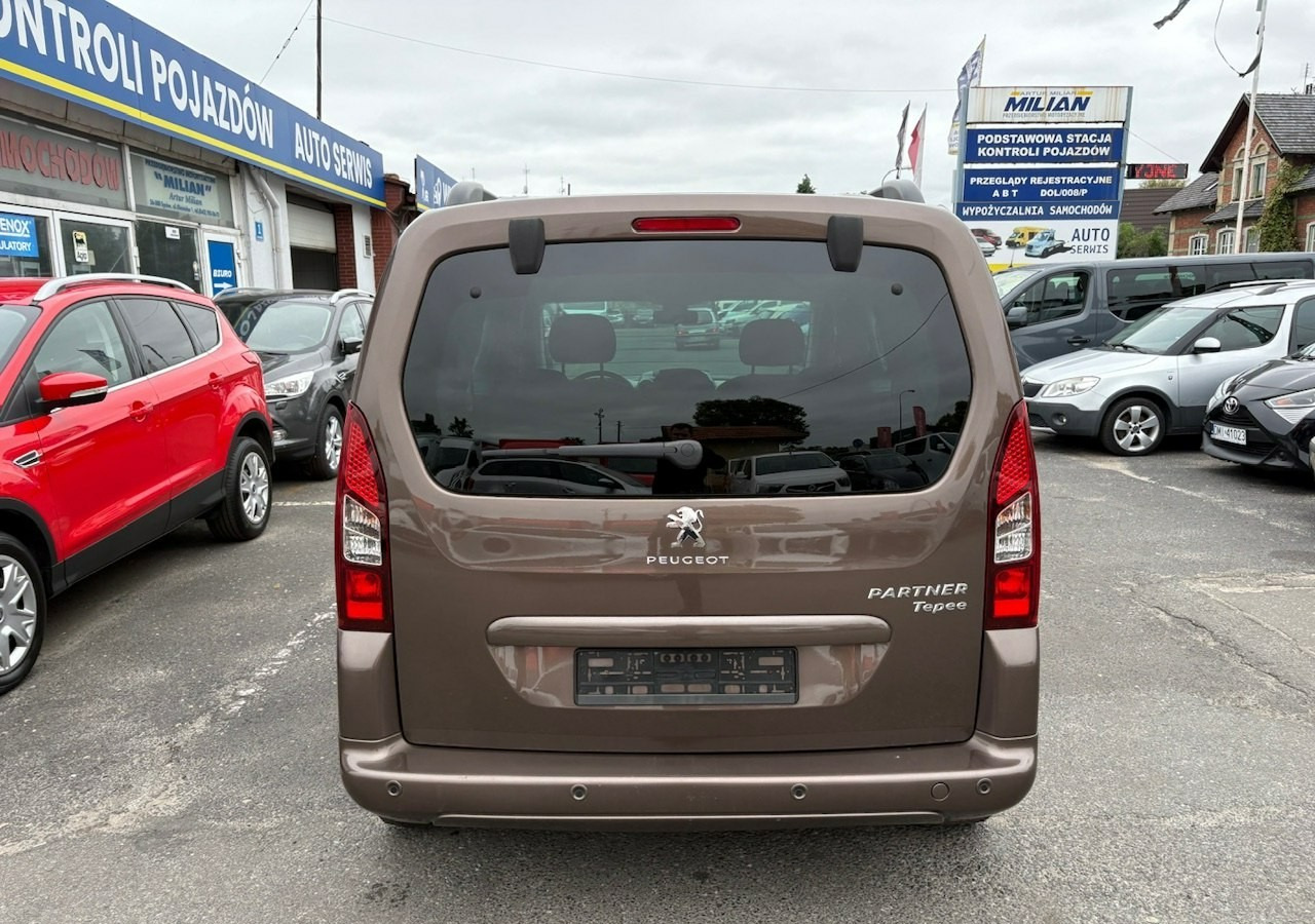 Peugeot Partner II Peugeot Partner Tepee 100 Family Model 2013 - Stationwagen: afbeelding 4 Peugeot Partner II Peugeot Partner Tepee 100 Family Model 2013 - Stationwagen: afbeelding 4