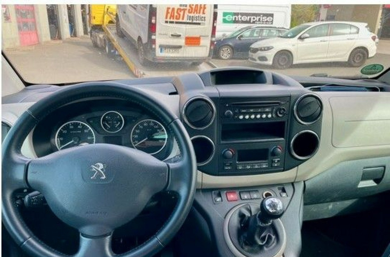 Peugeot Partner II Peugeot Partner Tepee 100 Family Model 2013 - Personenwagen: afbeelding 4 Peugeot Partner II Peugeot Partner Tepee 100 Family Model 2013 - Personenwagen: afbeelding 4