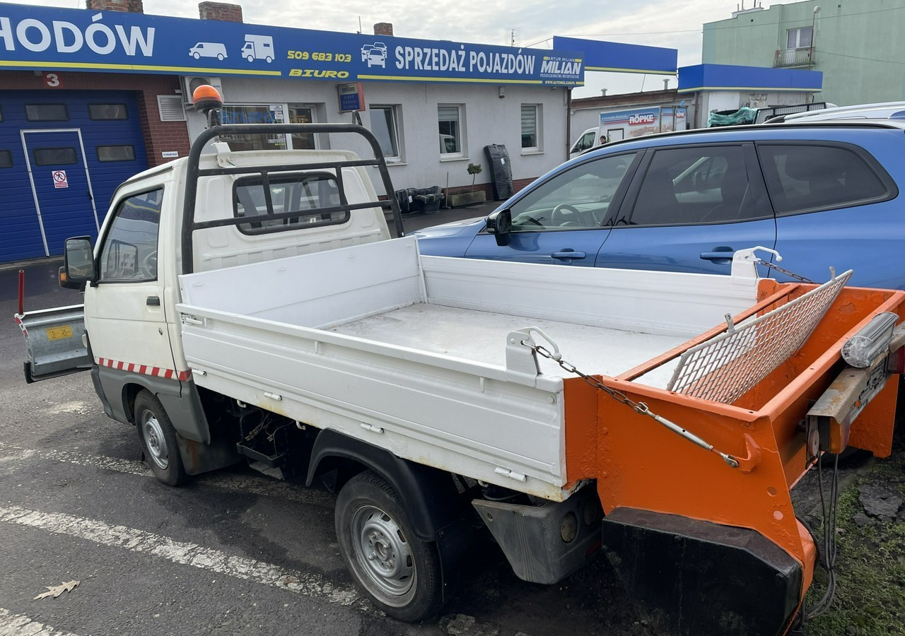 Piaggio Piaggio PFAU Wywrotka 4X4 posypywarka odśnieżarka pług 2009 - Sneeuwruimer: afbeelding 2 Piaggio Piaggio PFAU Wywrotka 4X4 posypywarka odśnieżarka pług 2009 - Sneeuwruimer: afbeelding 2