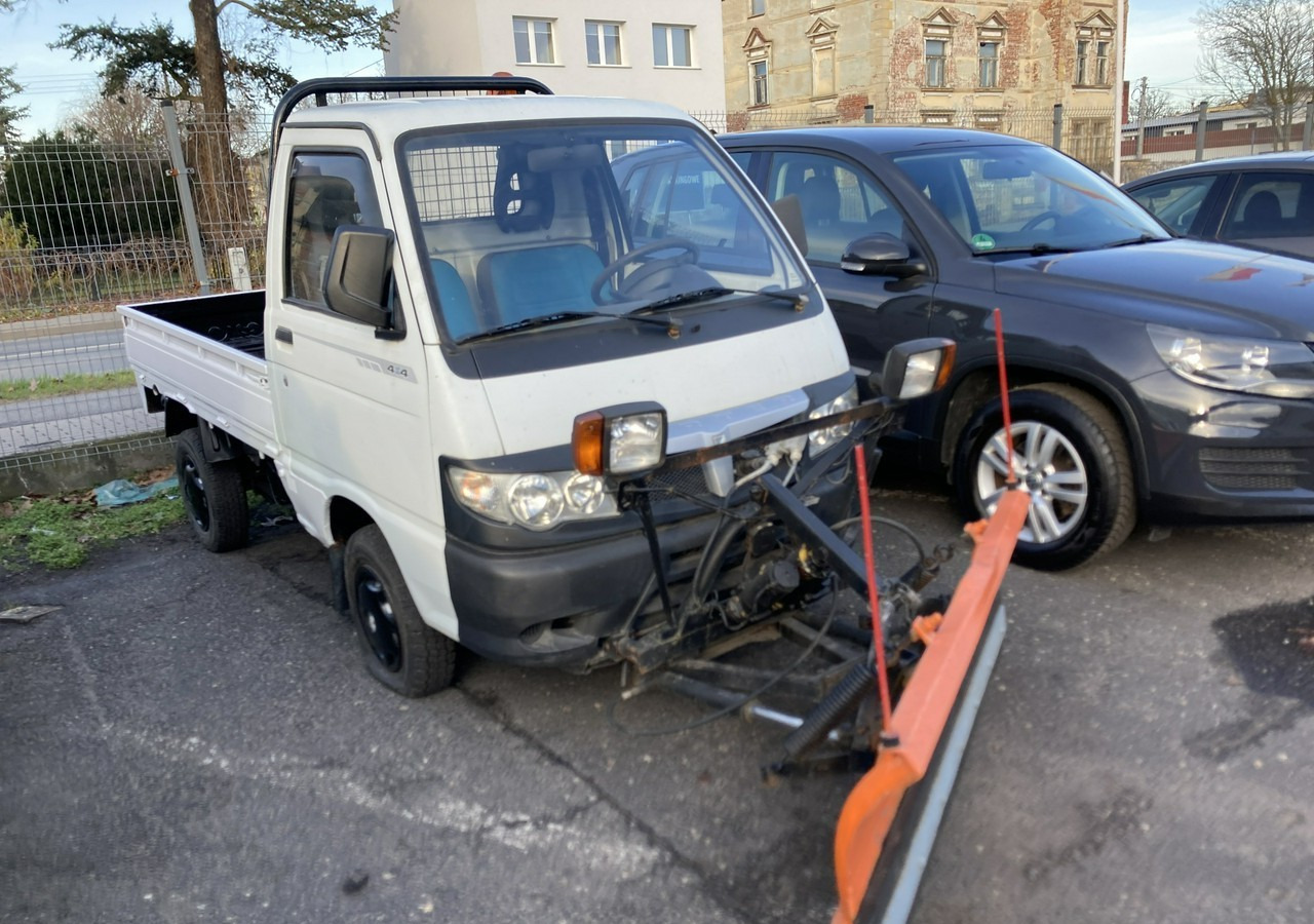 Piaggio Piaggio Porter 4X4 Skrzynia odśnieżarka Pług 2011 - Sneeuwruimer: afbeelding 2 Piaggio Piaggio Porter 4X4 Skrzynia odśnieżarka Pług 2011 - Sneeuwruimer: afbeelding 2