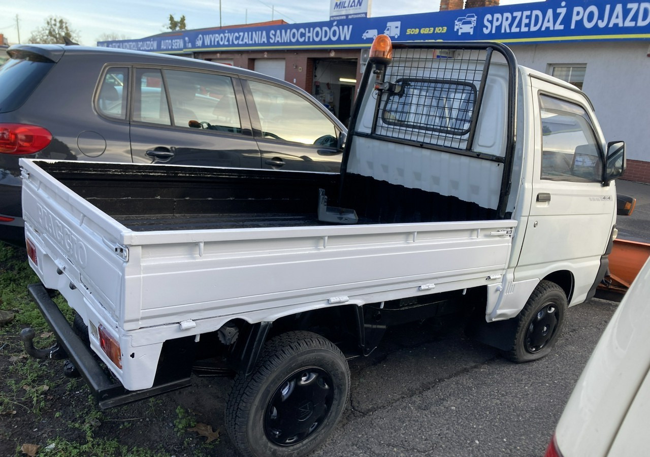 Piaggio Piaggio Porter 4X4 Skrzynia odśnieżarka Pług 2011 - Sneeuwruimer: afbeelding 3 Piaggio Piaggio Porter 4X4 Skrzynia odśnieżarka Pług 2011 - Sneeuwruimer: afbeelding 3