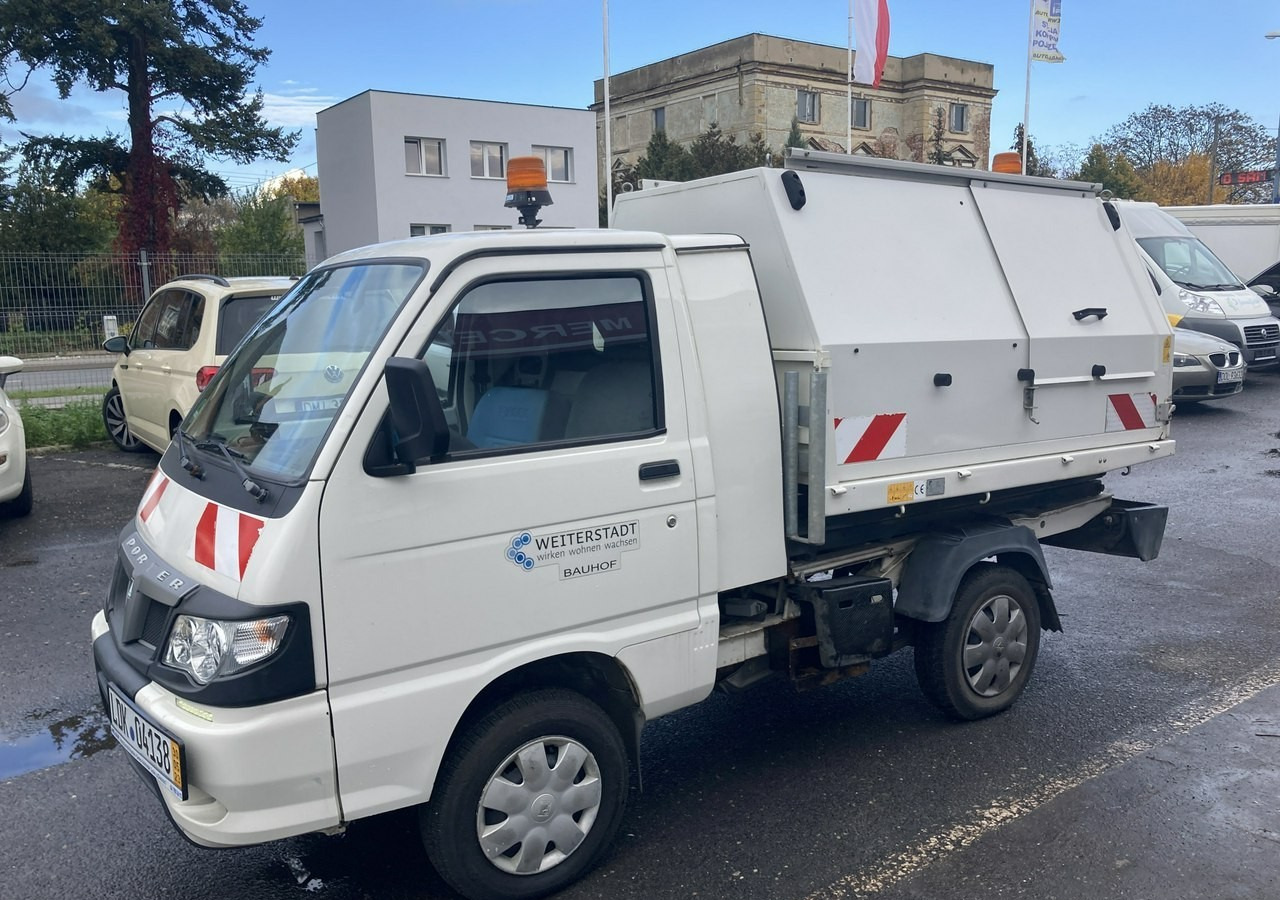 Piaggio Piaggio Porter Śmieciarka Wywrotka 2015 - Vuilniswagen: afbeelding 2 Piaggio Piaggio Porter Śmieciarka Wywrotka 2015 - Vuilniswagen: afbeelding 2