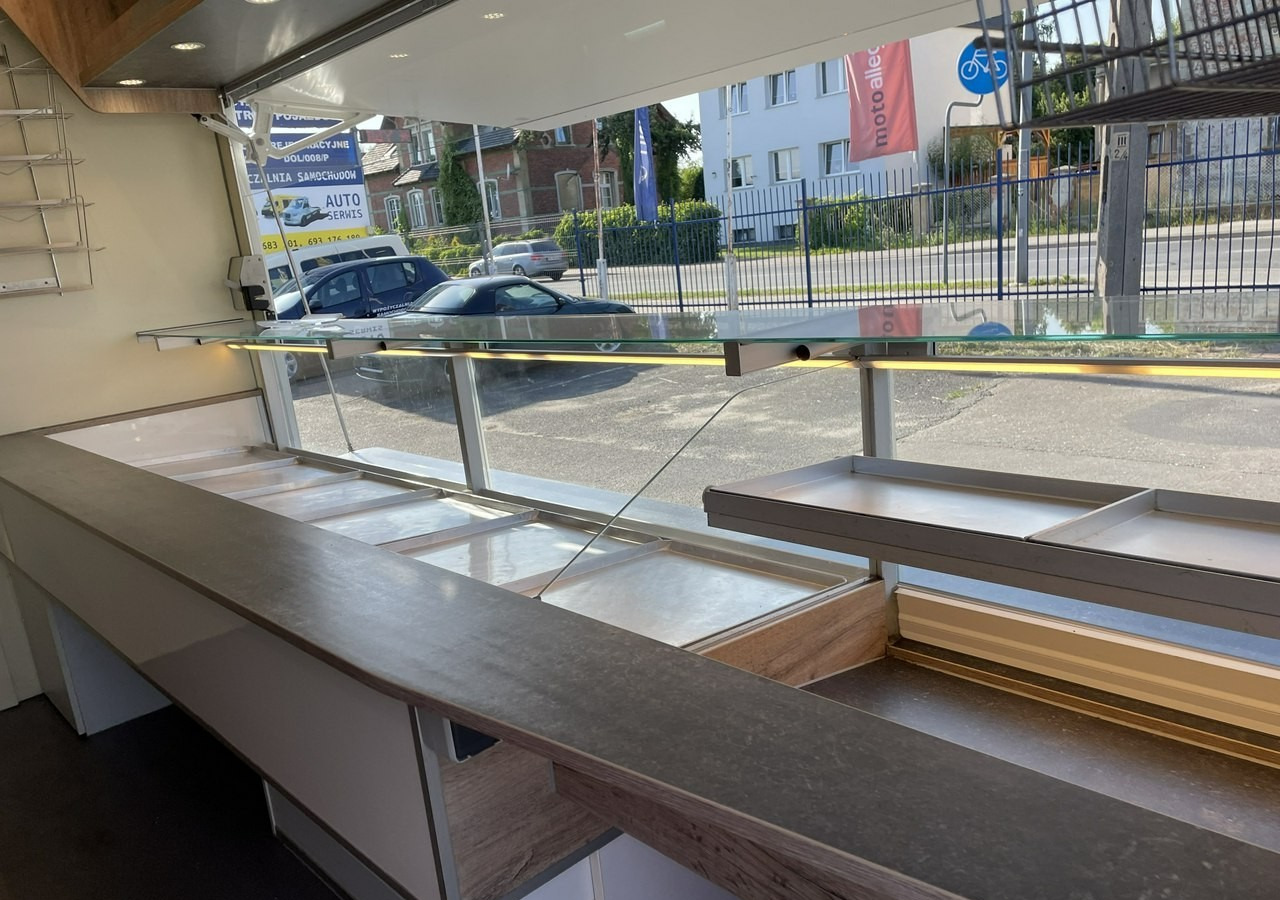 Renault Master Autosklep Sklep Gastronomiczny Food Truck Foodtruck 87tkm Borco 2017 - Zelfrijdende verkoopwagen: afbeelding 5 Renault Master Autosklep Sklep Gastronomiczny Food Truck Foodtruck 87tkm Borco 2017 - Zelfrijdende verkoopwagen: afbeelding 5