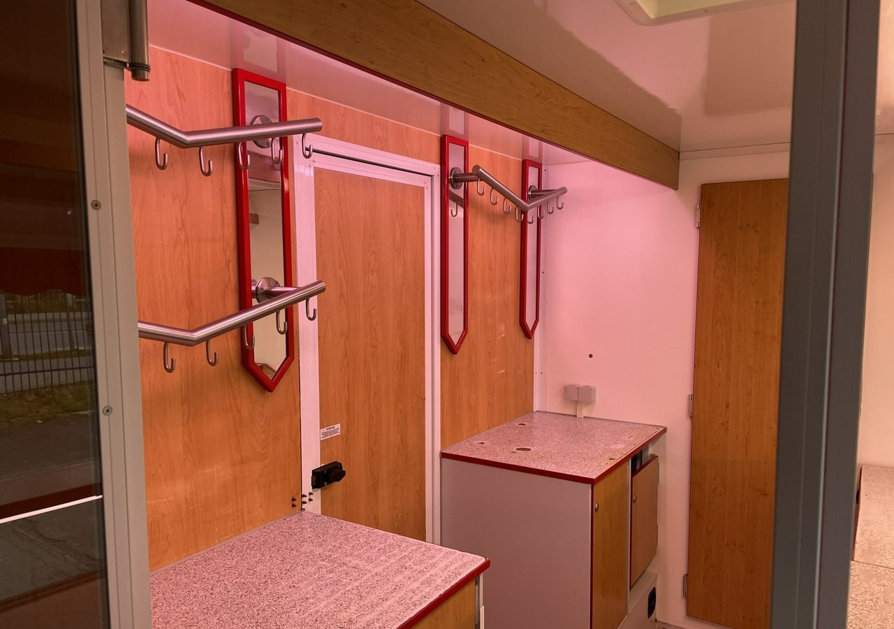 Renault Master Autosklep Wędli Gastronomiczny Food Truck Foodtruck sklep W-zasil 20 - Zelfrijdende verkoopwagen: afbeelding 5 Renault Master Autosklep Wędli Gastronomiczny Food Truck Foodtruck sklep W-zasil 20 - Zelfrijdende verkoopwagen: afbeelding 5