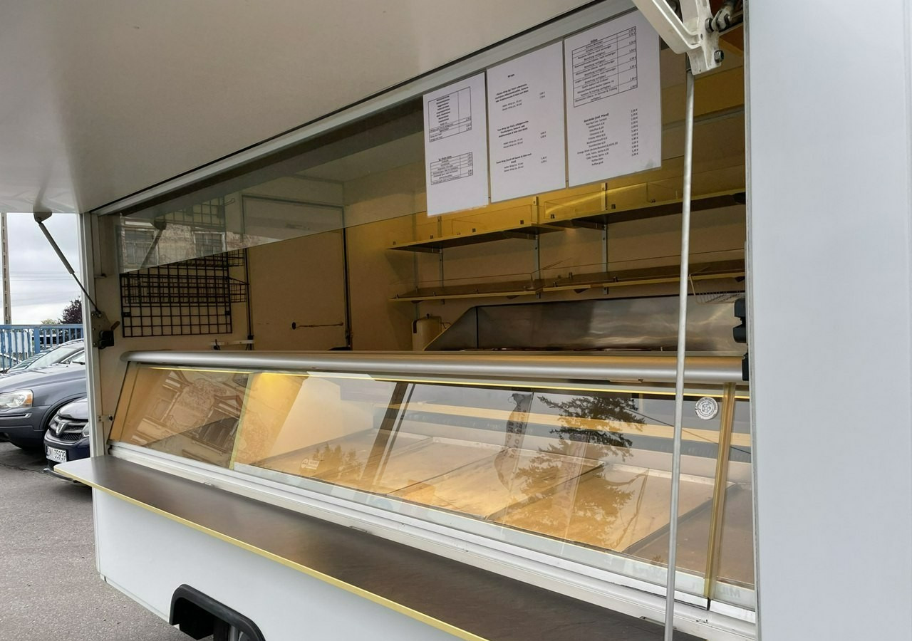 Renault Master Autosklep Wędli-pie Gastronomiczny Food Truck Foodtruck Sklep bar 20 - Zelfrijdende verkoopwagen: afbeelding 2 Renault Master Autosklep Wędli-pie Gastronomiczny Food Truck Foodtruck Sklep bar 20 - Zelfrijdende verkoopwagen: afbeelding 2