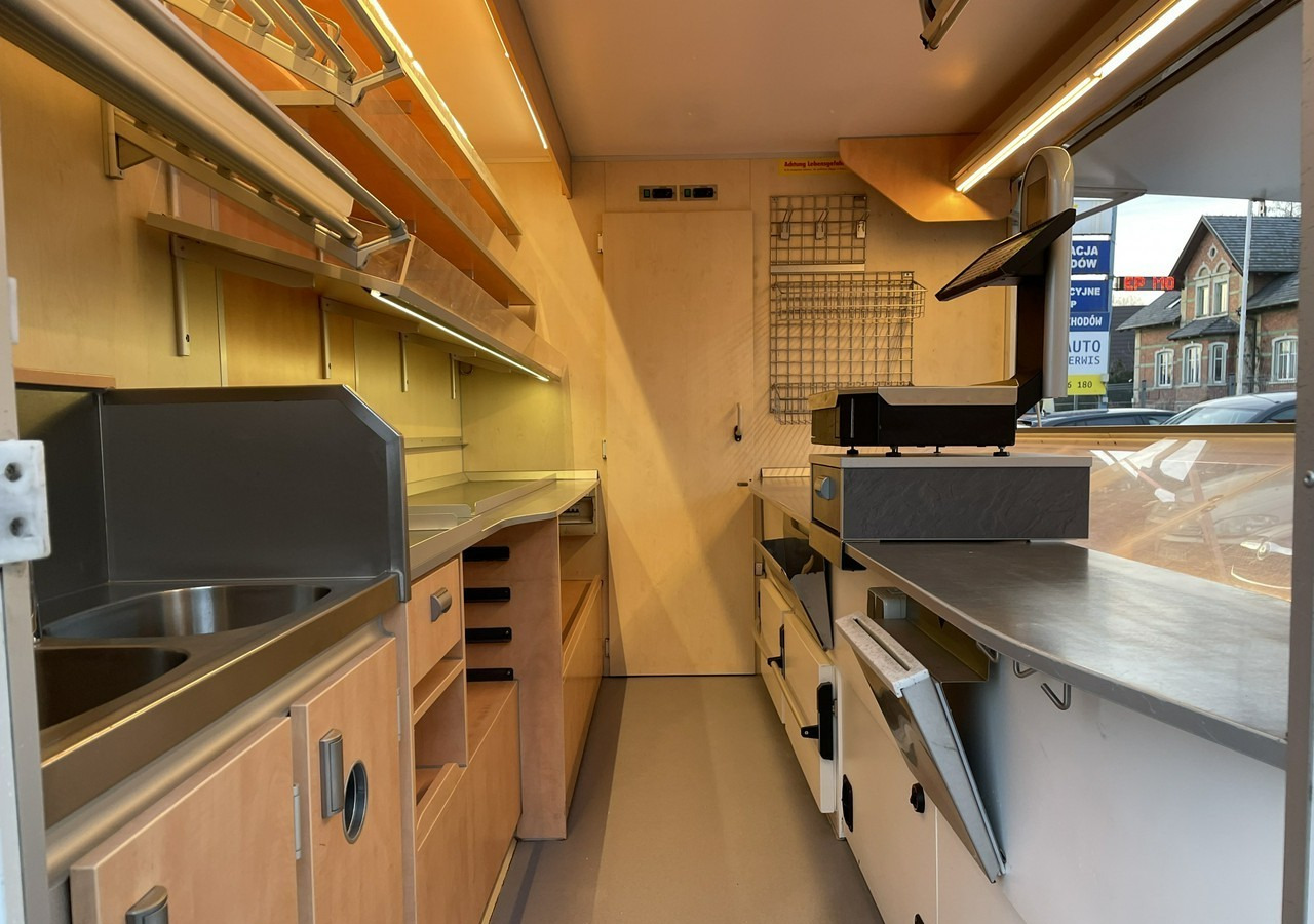 Renault Master Autosklep Wędlin Gastronomiczny Food Truck Foodtruck sklep BORCO 201 - Zelfrijdende verkoopwagen: afbeelding 2 Renault Master Autosklep Wędlin Gastronomiczny Food Truck Foodtruck sklep BORCO 201 - Zelfrijdende verkoopwagen: afbeelding 2