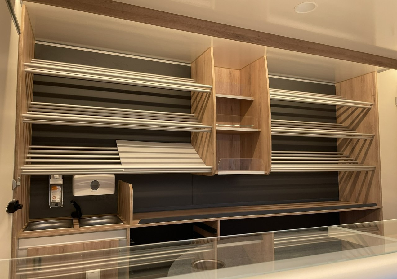 Renault Master Autosklep piec Sklep Gastronomiczny Food Truck Foodtruck bar Borco20 - Zelfrijdende verkoopwagen: afbeelding 5 Renault Master Autosklep piec Sklep Gastronomiczny Food Truck Foodtruck bar Borco20 - Zelfrijdende verkoopwagen: afbeelding 5