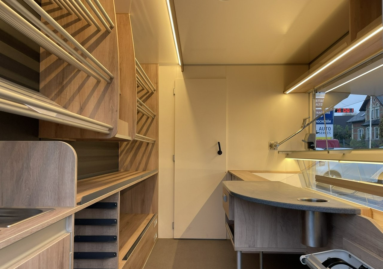 Renault Master Autosklep piec Sklep Gastronomiczny Food Truck Foodtruck bar Borco20 - Zelfrijdende verkoopwagen: afbeelding 3 Renault Master Autosklep piec Sklep Gastronomiczny Food Truck Foodtruck bar Borco20 - Zelfrijdende verkoopwagen: afbeelding 3
