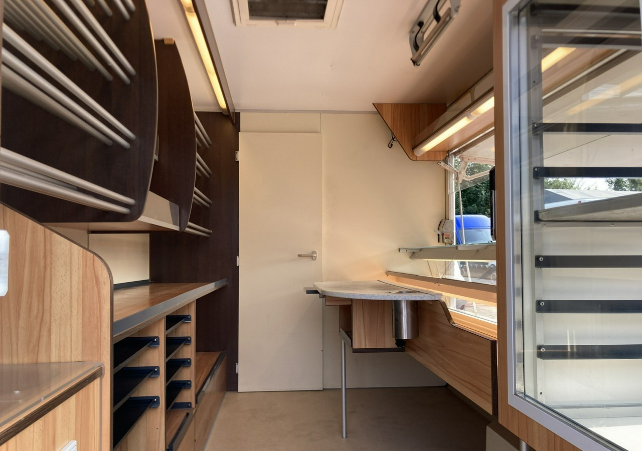 Renault Master Autosklep pieczywa Gastronomiczny Food Truck Foodtruck sklep BORCO20 - Zelfrijdende verkoopwagen: afbeelding 3 Renault Master Autosklep pieczywa Gastronomiczny Food Truck Foodtruck sklep BORCO20 - Zelfrijdende verkoopwagen: afbeelding 3