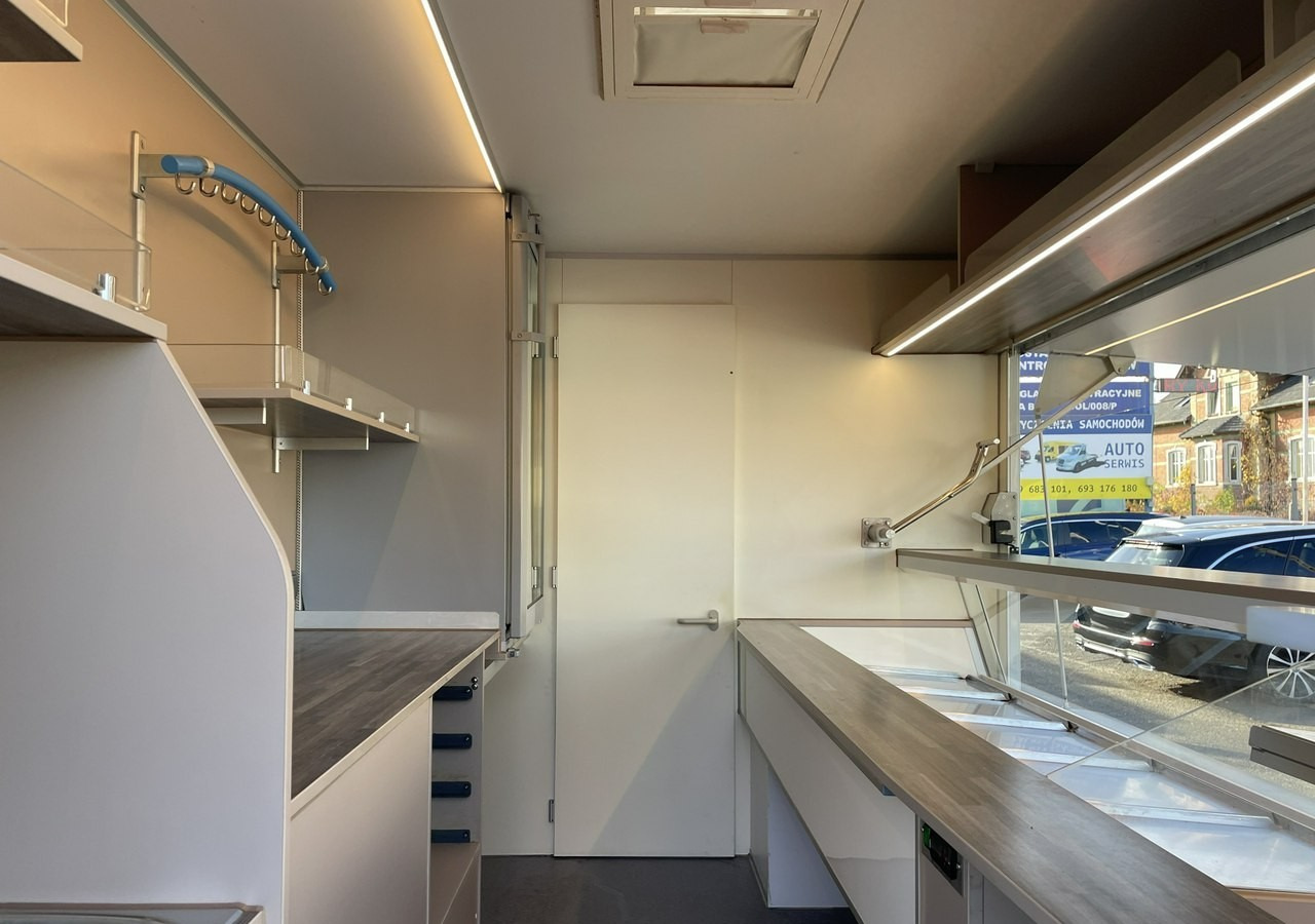 Renault Master Autosklep wędlin Gastronomiczny Food Truck Foodtruck Sklep Borco 201 - Zelfrijdende verkoopwagen: afbeelding 4 Renault Master Autosklep wędlin Gastronomiczny Food Truck Foodtruck Sklep Borco 201 - Zelfrijdende verkoopwagen: afbeelding 4