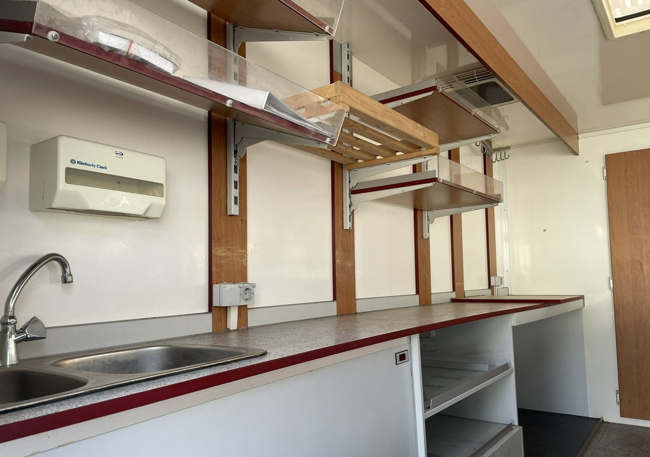 Renault Master Master Autosklep Gastronomiczny Food Truck Foodtruck Sklep bar 2009 - Zelfrijdende verkoopwagen: afbeelding 4 Renault Master Master Autosklep Gastronomiczny Food Truck Foodtruck Sklep bar 2009 - Zelfrijdende verkoopwagen: afbeelding 4