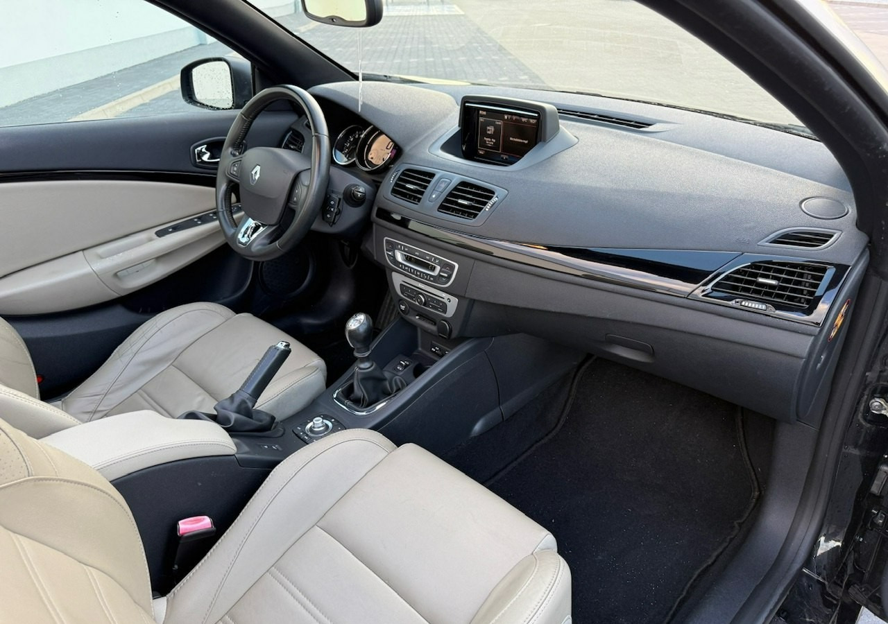 Renault Megane III Cabrio LIFT III 1.2 TCE 131 Skóra Led Navi PDC Bogate wyposażenie 20 - Personenwagen: afbeelding 4 Renault Megane III Cabrio LIFT III 1.2 TCE 131 Skóra Led Navi PDC Bogate wyposażenie 20 - Personenwagen: afbeelding 4