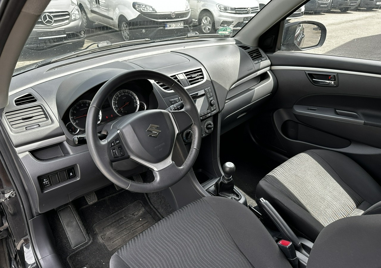 Suzuki Swift V Suzuki Swift 1.2-94KM Klima Model 2012 - Hatchback: afbeelding 4 Suzuki Swift V Suzuki Swift 1.2-94KM Klima Model 2012 - Hatchback: afbeelding 4